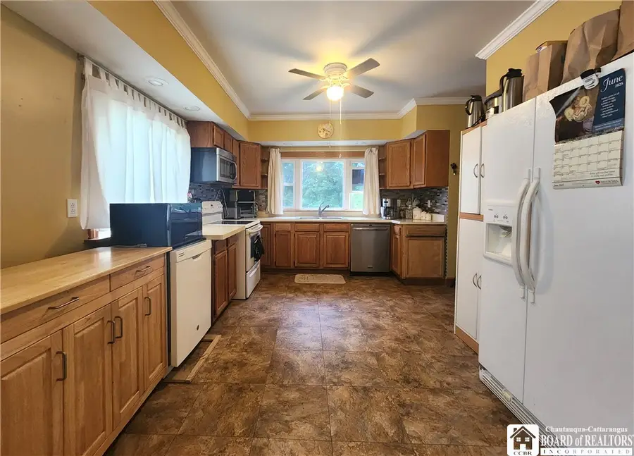 11 Maltby Street, Jamestown, NY 14701 - #2