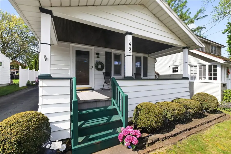 142 W Hickory Street, East Rochester, NY 14445 - #3