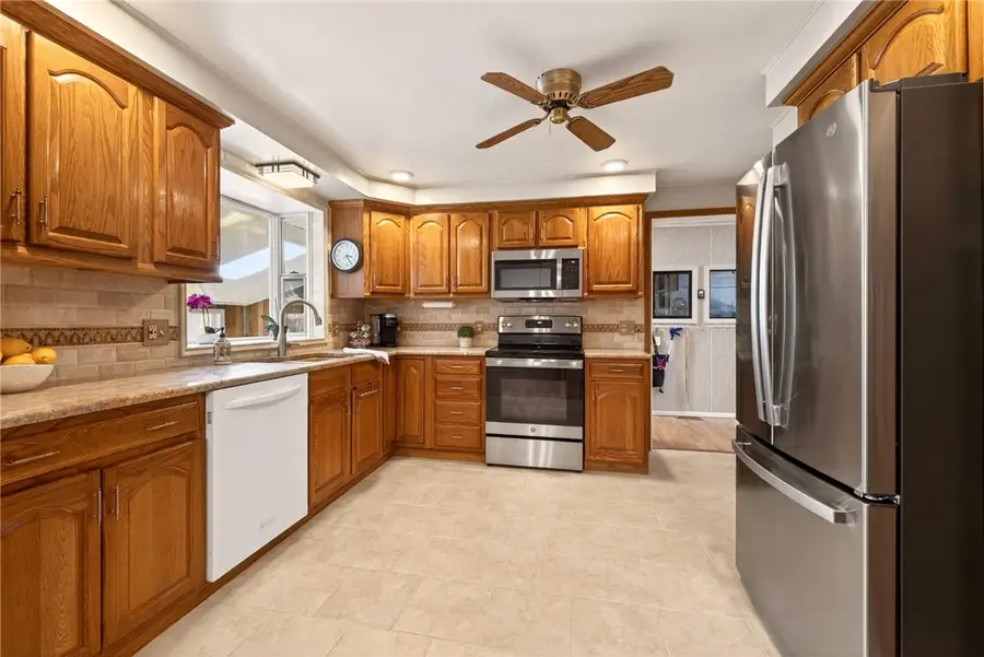 436 Brookwood Drive, Webster, NY 14580 - #3