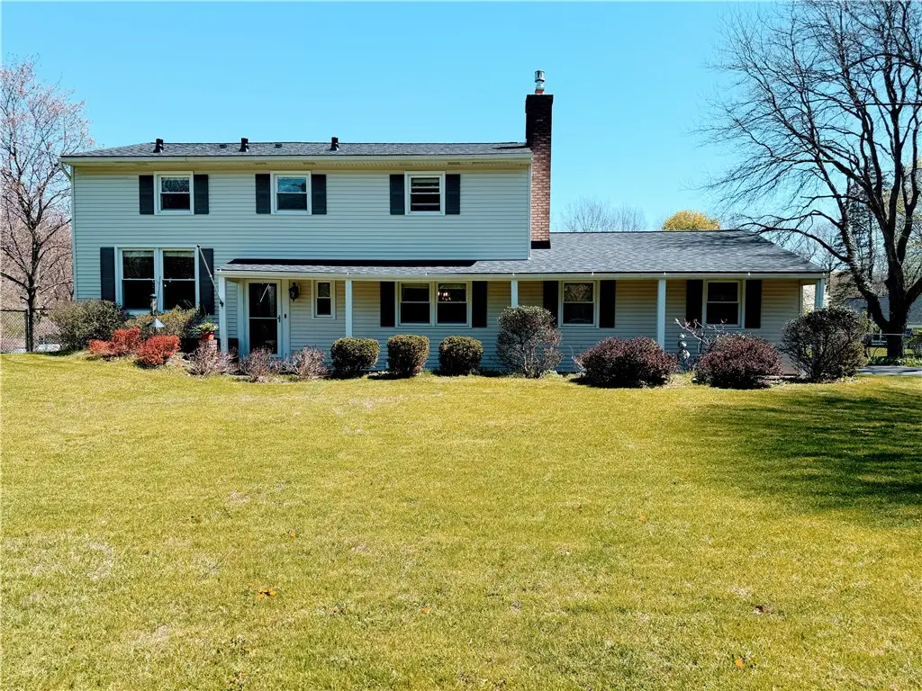 35 Laureldale Dr, Pittsford, NY 14534 - #1