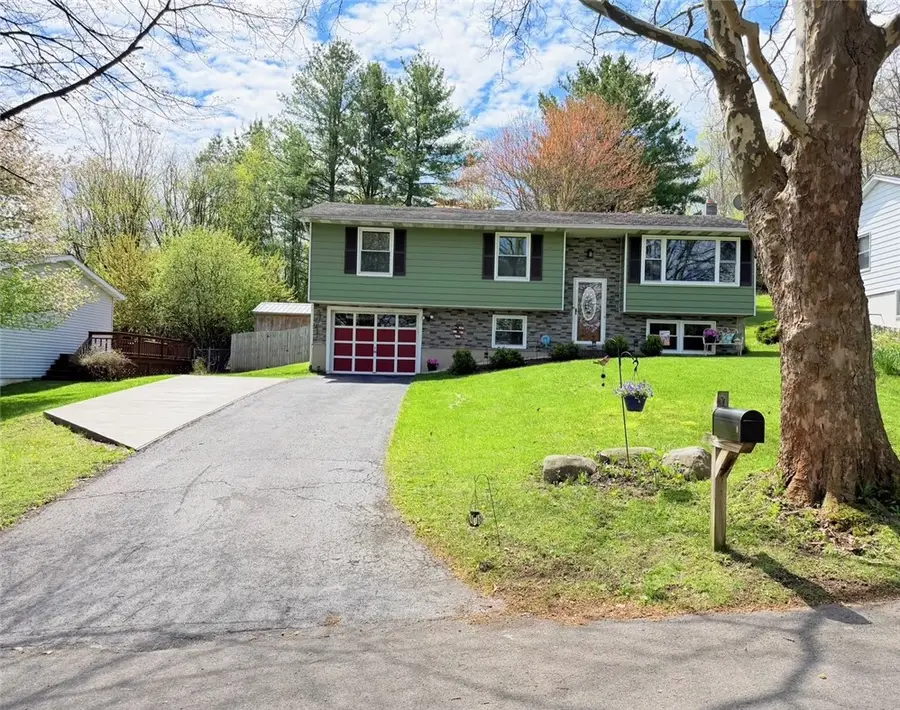 8 Briggs Drive, Auburn, NY 13021 - #3