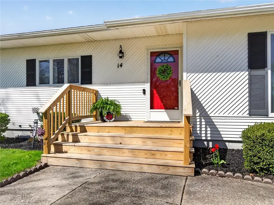 14 Blue Avocado Ln Lane, Rochester, NY 14623 - #2