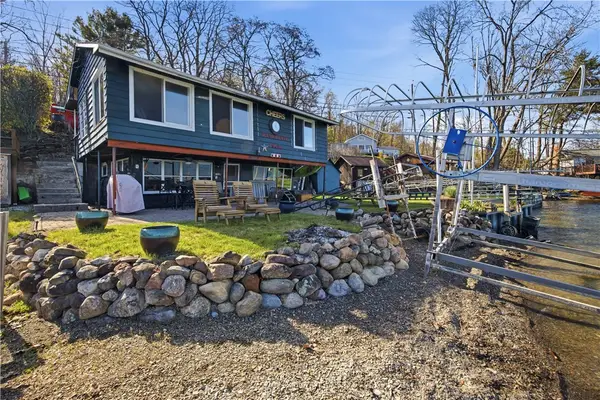 15636 W Lake Rd Road, Branchport, NY 14418