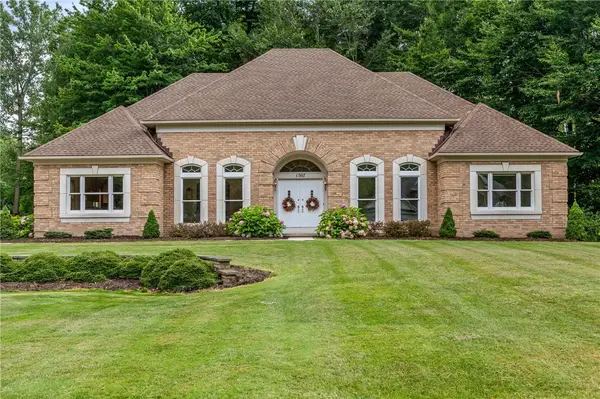 1507 Fallen Leaf, Webster, NY 14580