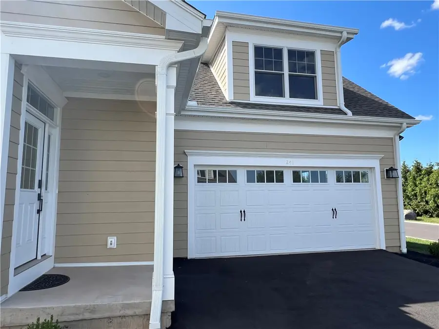 241 Bretlyn Cir, Rochester, NY 14618 - #2