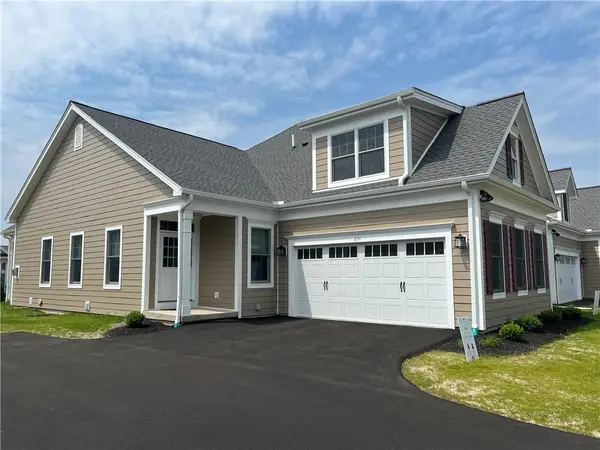 251 Bretlyn Cir, Rochester, NY 14618