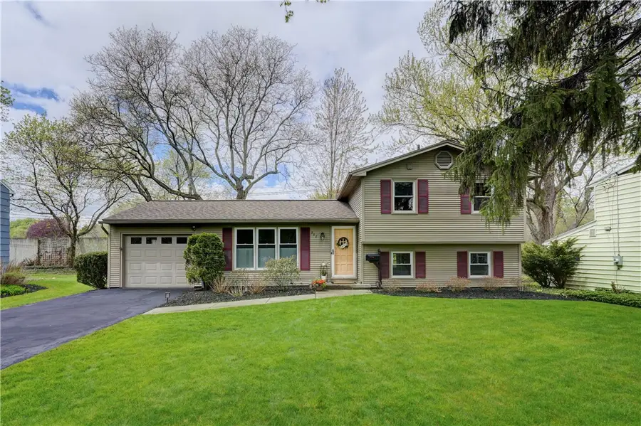332 Village Lane, Rochester, NY 14610 - #2