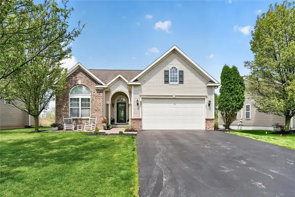 881 Surrey Hill Way, Rochester, NY 14623