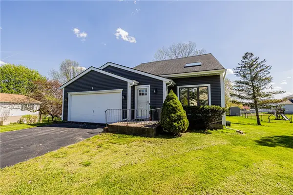 8 Chiswick Drive, Churchville, NY 14428
