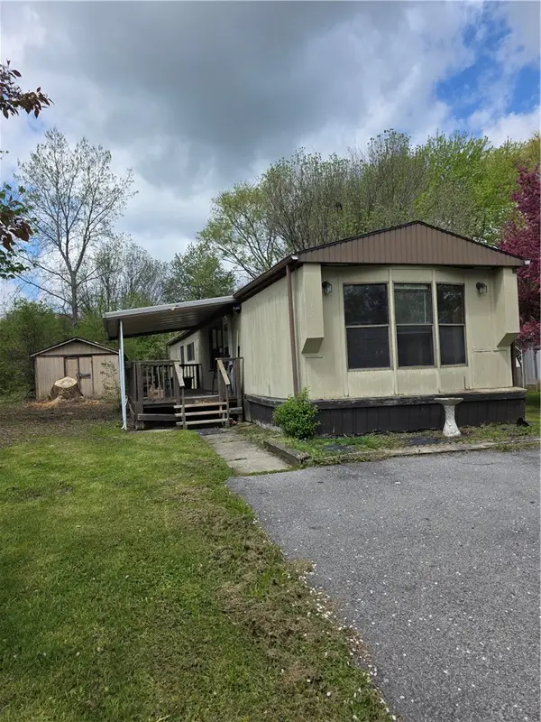 221 Crabapple Drive, Canandaigua, NY 14424
