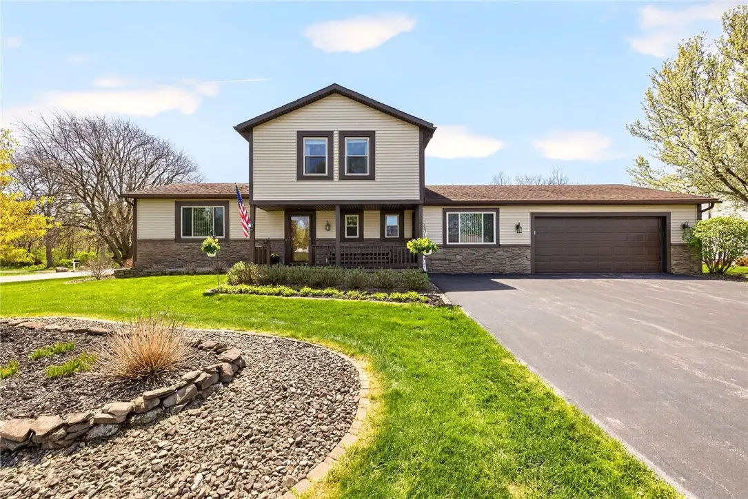 41 Woodstock Lane, Brockport, NY 14420 - #1