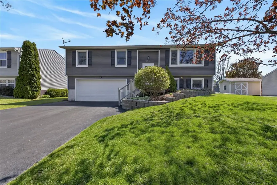 5785 Clover Meadow Lane, Farmington, NY 14425 - #2