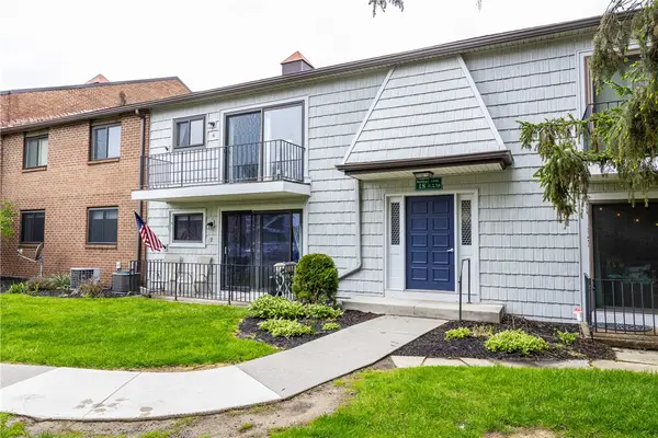 18-2 Great Wood Court, Fairport, NY 14450