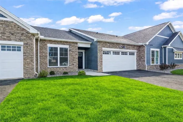 107 Cedarway Circle #410, Webster, NY 14580