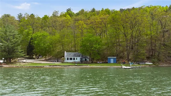 8613 S Lake Rd, Hammondsport, NY 14840