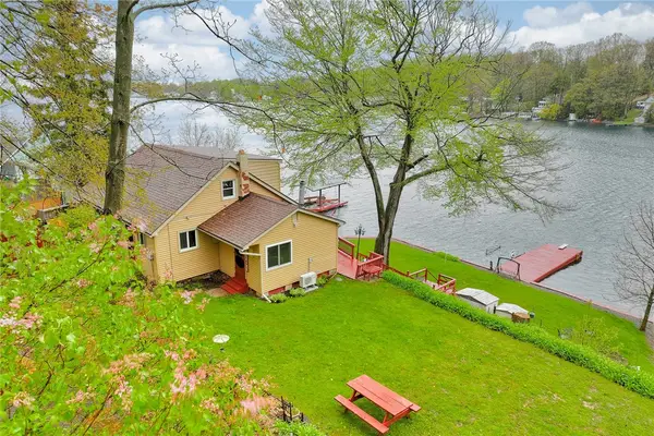 11737 Tompkins Point Road, Wolcott, NY 14590