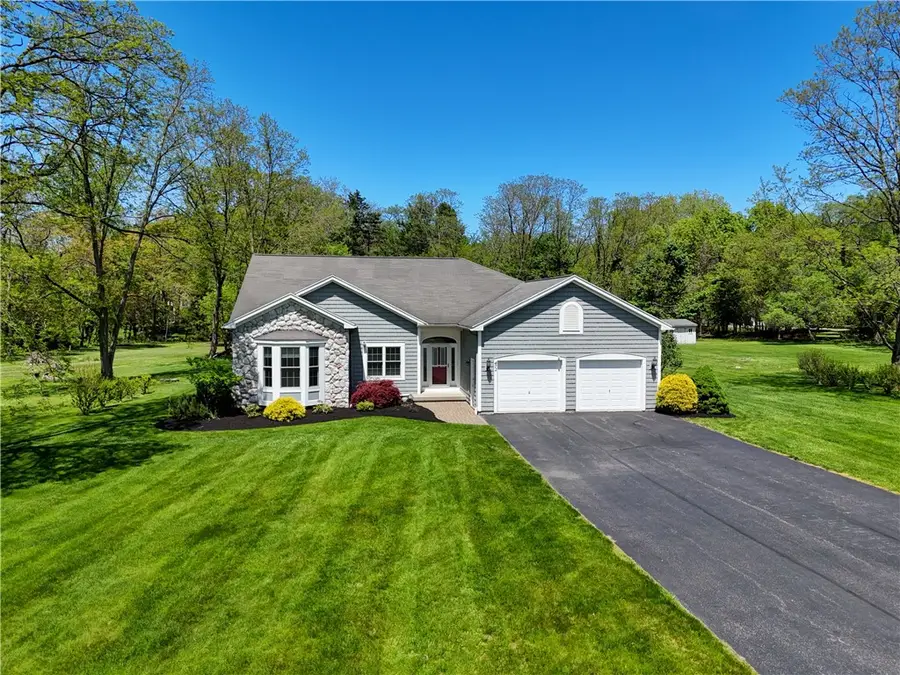 472 Vosburg Road, Webster, NY 14580 - #2