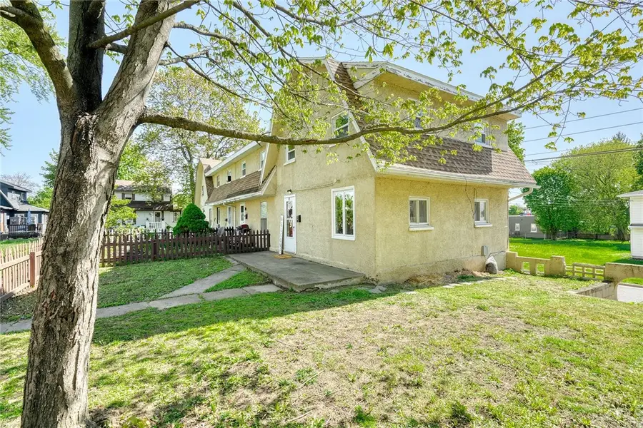 15 Woodneath Cres, East Rochester, NY 14445 - #2