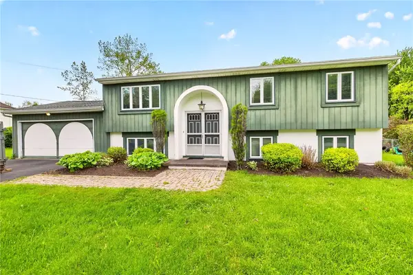 37 Drake Road, Hamlin, NY 14464