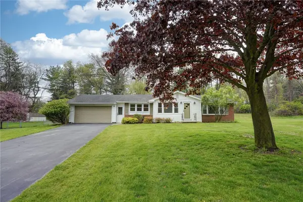 10 Pine Hill Drive, Pittsford, NY 14534