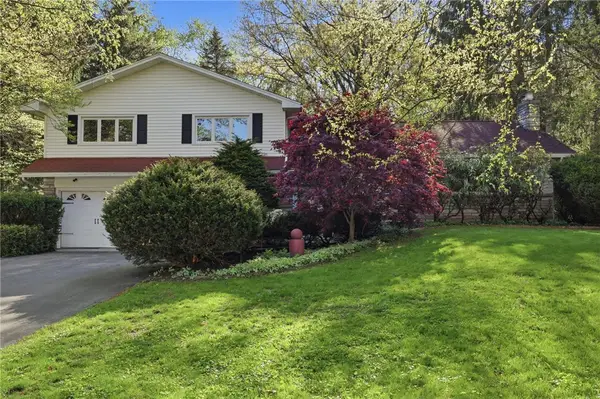 58 Landsdowne Lane, Rochester, NY 14618
