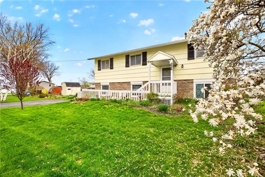 226 Lowden Point Road, Rochester, NY 14612 - #2