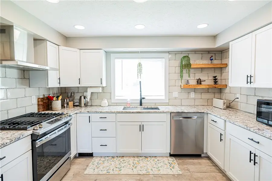 1385 Island Cottage Road, Rochester, NY 14612 - #3
