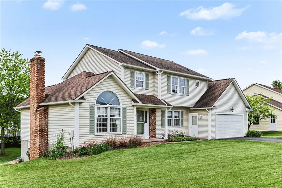 11 Stream View Cir, Fairport, NY 14450 - #2