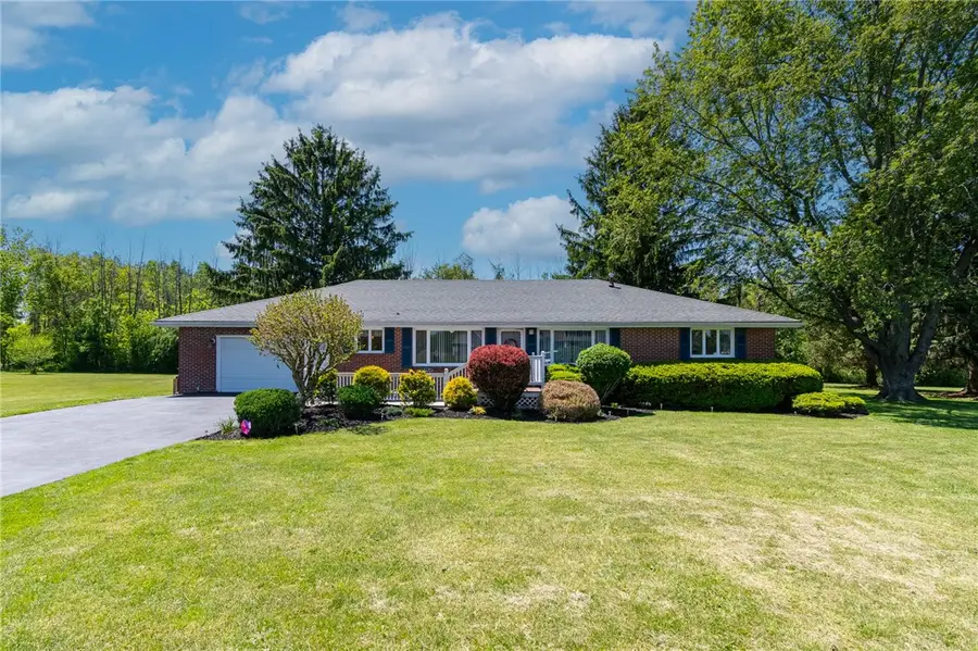 6075 Arbor Road, Ontario, NY 14519 - #2