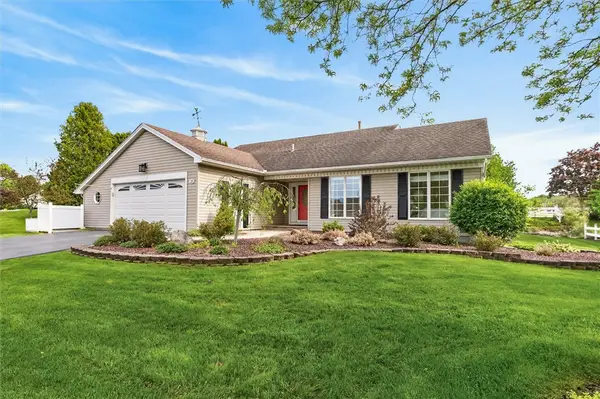 25 Western Pine Drive, Rochester, NY 14616