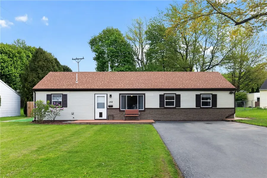152 Iroquois Street, Webster, NY 14580 - #2