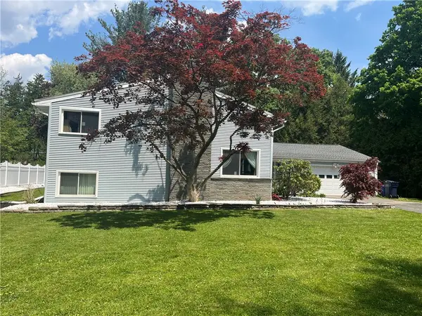 46 Larchwood Drive, Pittsford, NY 14534