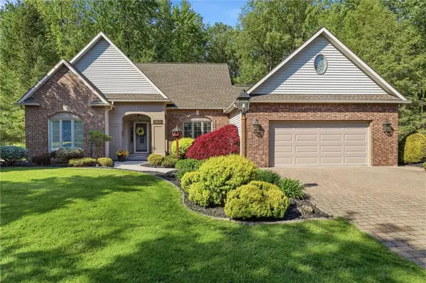 3449 Woodlands Circle, Macedon, NY 14502