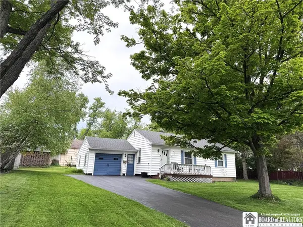 24 Lowell Place, Fredonia, NY 14063