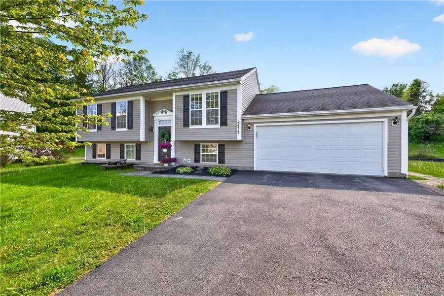 3217 Holly Crescent, Macedon, NY 14502 - #3