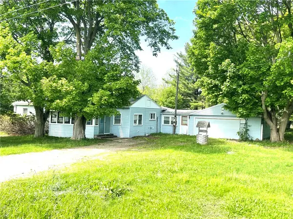 7395 Black Street Road, Le Roy, NY 14482