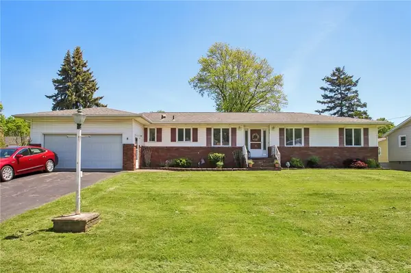 8 Shawnee Drive, Rochester, NY 14624