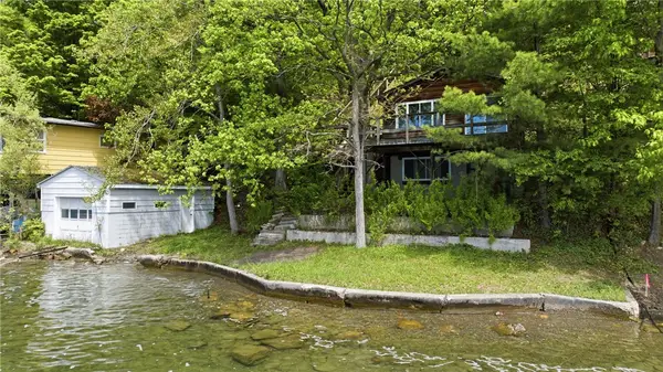 7412 W Bluff Drive, Keuka Park, NY 14478