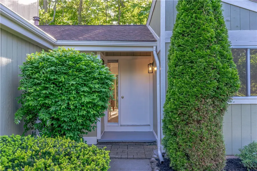 11 Hanningfield Circle, Fairport, NY 14450 - #2