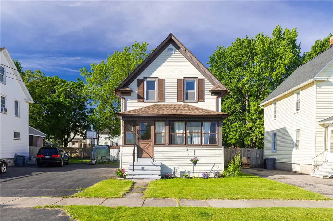 212 E Maple Avenue, East Rochester, NY 14445 - #1