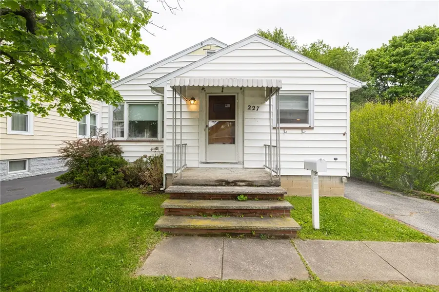227 E Chestnut Street, East Rochester, NY 14445 - #2