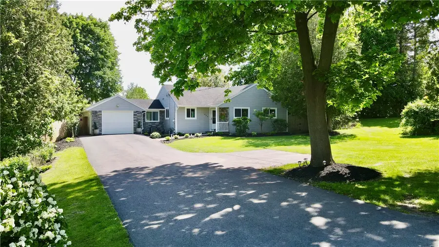 653 Brooks Road, West Henrietta, NY 14586 - #2