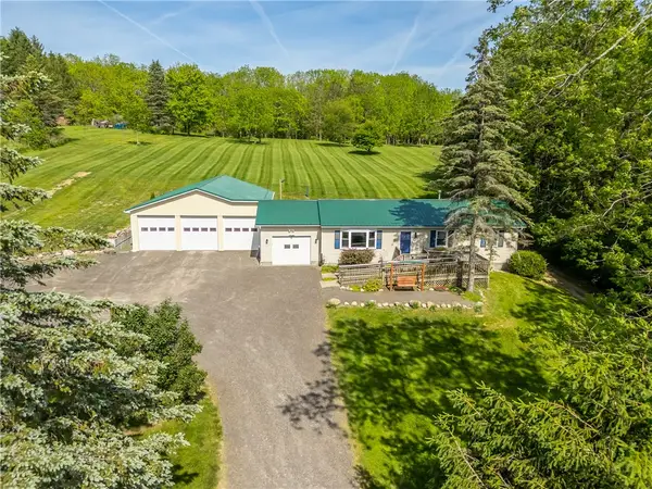 2404 Cambier Rd, Newark, NY 14513