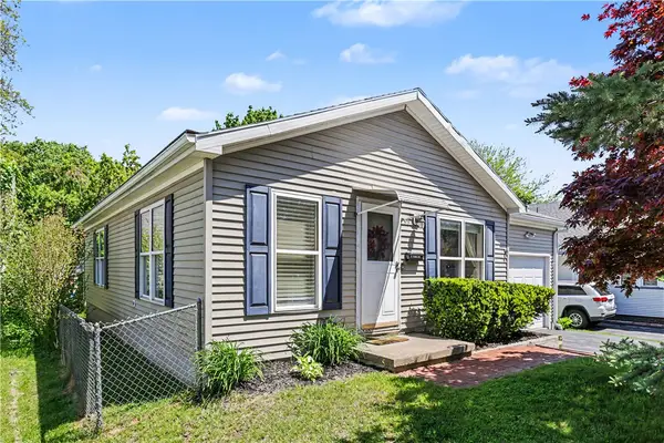 98 Dewberry Drive, Rochester, NY 14622