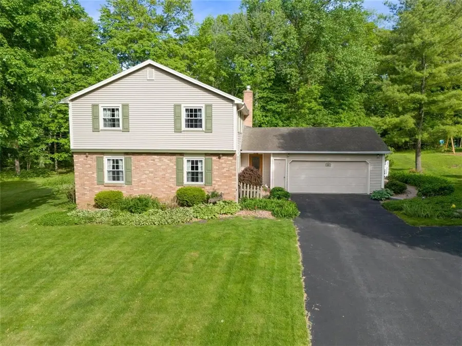 14 Burncoat, Pittsford, NY 14534 - #3