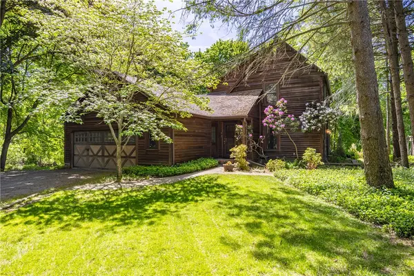 87 Loch Revan Heights, Rochester, NY 14617