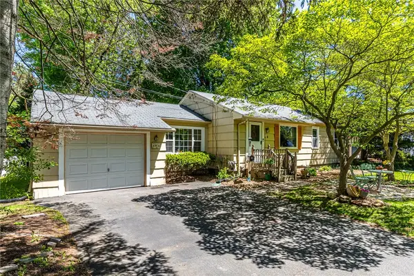 4 Charmaine Road, Rochester, NY 14624