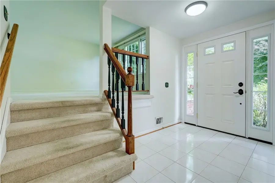 34 Sturbridge Lane, Pittsford, NY 14534 - #2