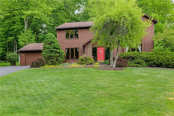 8 Great Garland, Fairport, NY 14450