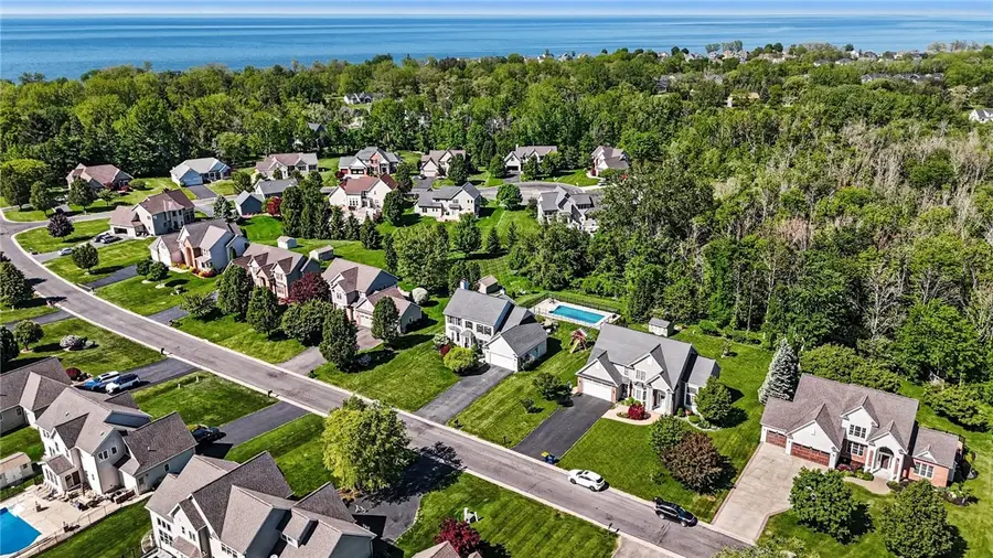 222 Gallant Fox Ln, Webster, NY 14580 - #3